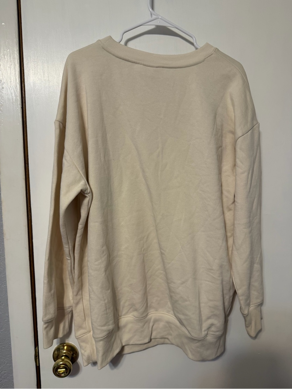 Ingrid & Isabel Cream Sweatshirt with Red Script Label - Picture 3 of 3